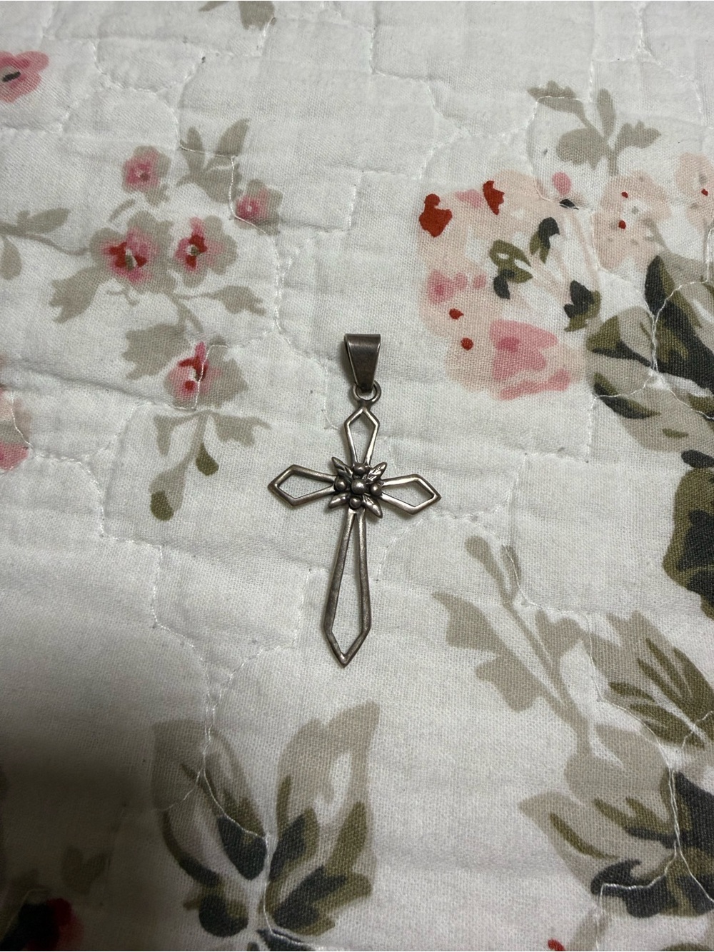 Delicate Silver Floral Cross Pendant Necklace - Women's Jewelry